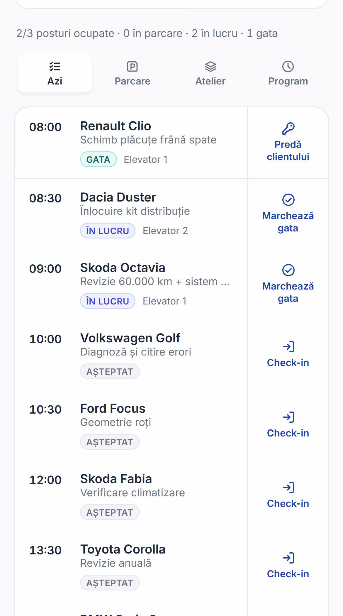 Atelierul pe telefon la 09:22: Skoda Octavia pe Elevator 1, lucrarea pornită